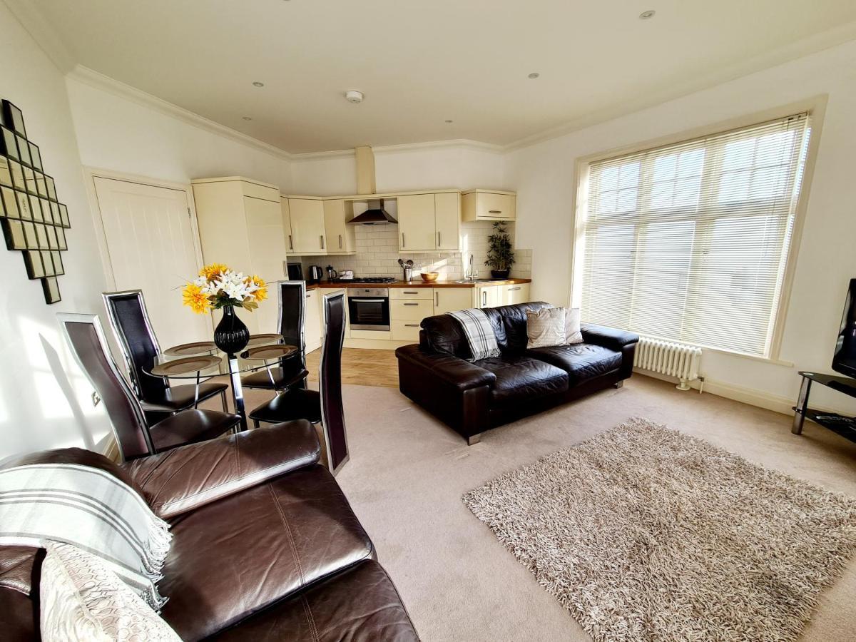 Vitamin Sea - Beachfront Apartment - Sleeps 4 Ramsgate Bagian luar foto