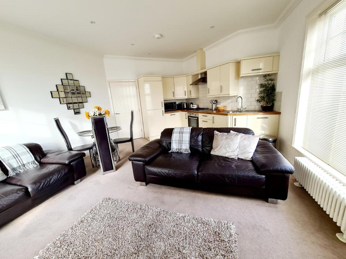 Vitamin Sea - Beachfront Apartment - Sleeps 4 Ramsgate Bagian luar foto