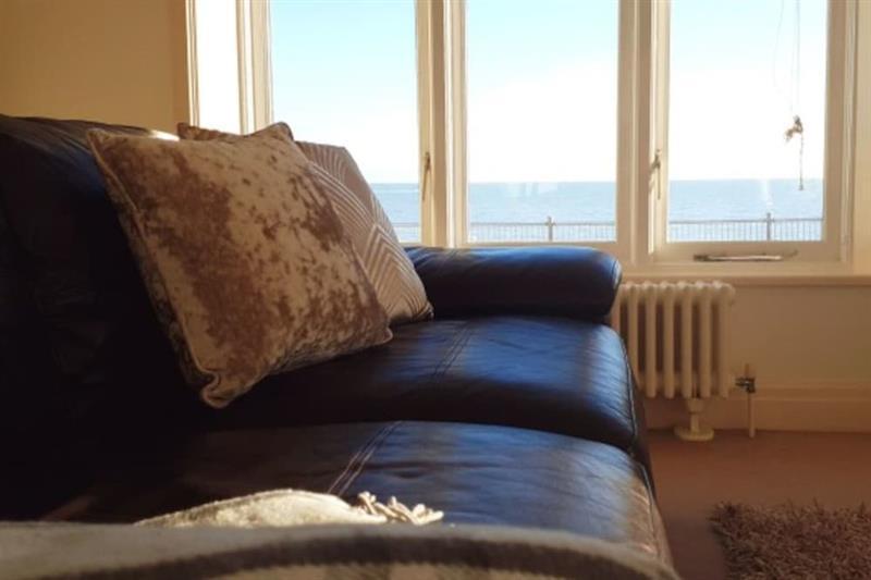 Vitamin Sea - Beachfront Apartment - Sleeps 4 Ramsgate Bagian luar foto