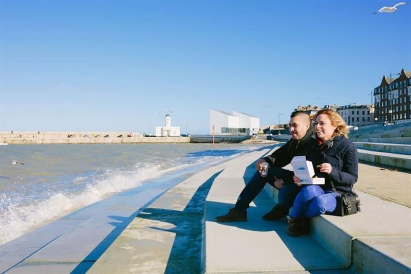 Vitamin Sea - Beachfront Apartment - Sleeps 4 Ramsgate Bagian luar foto
