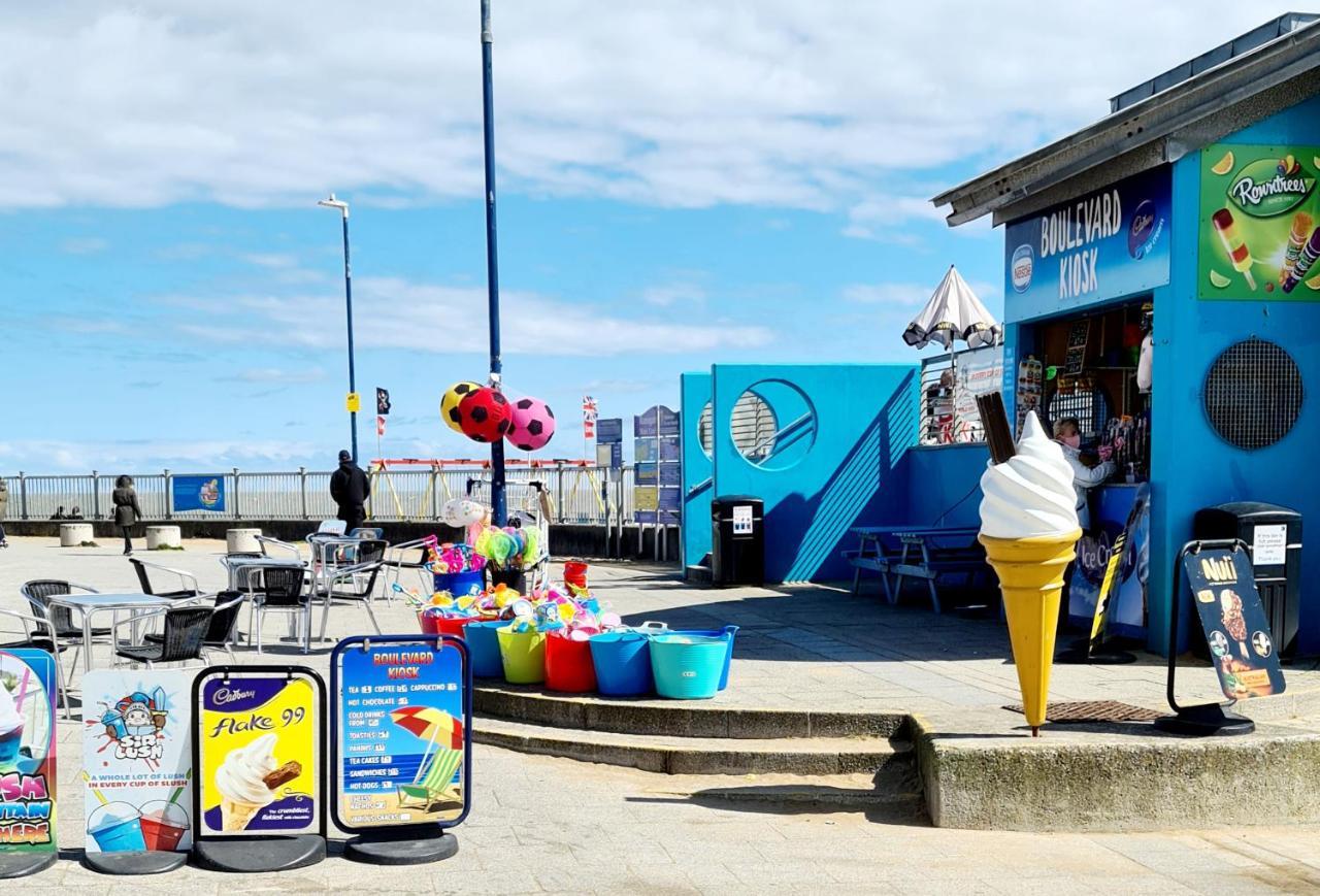 Vitamin Sea - Beachfront Apartment - Sleeps 4 Ramsgate Bagian luar foto